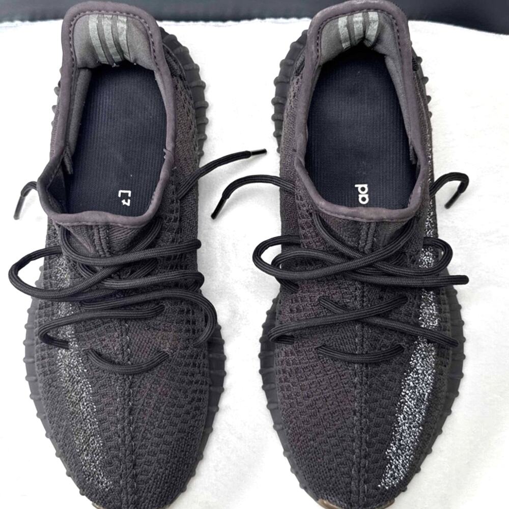 adidas Yeezy Boost 350 V2 “Cinder Reflective” – FY4176 | 10.5M - Picture 2 of 9